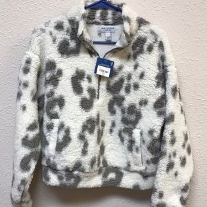 Juniors size small fleece half zip snow leopard